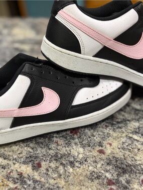 Nike Women’s Low-Top Sneakers in Black, White & Light Pink